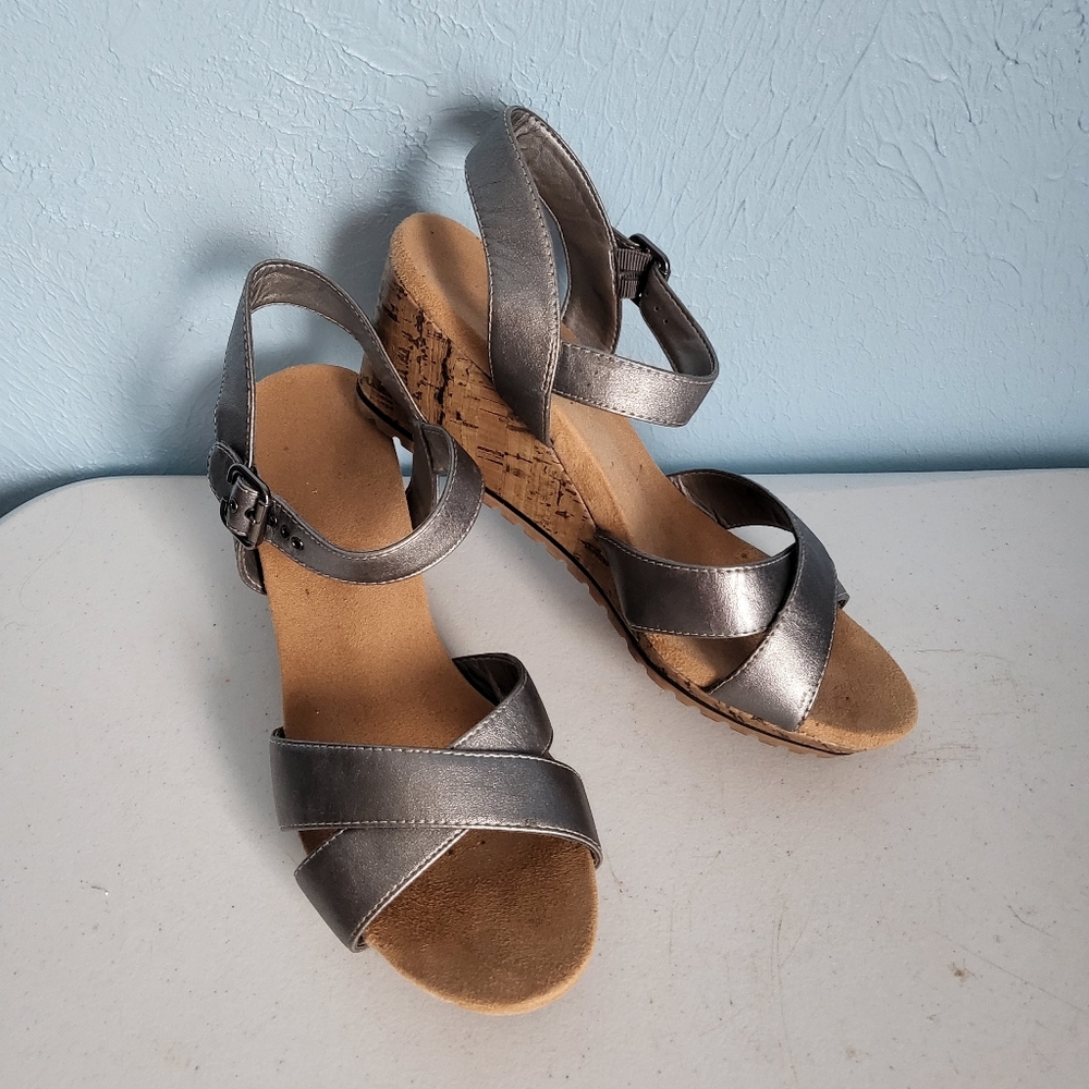 Dr Scholl's gray/silver metallic wedge sandal